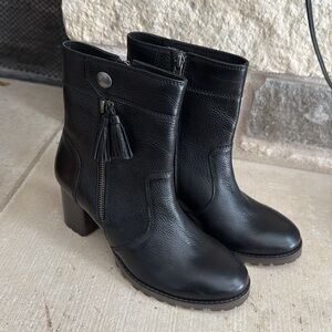 Johnston & Murphy women's black boots. NWT. Size 7M